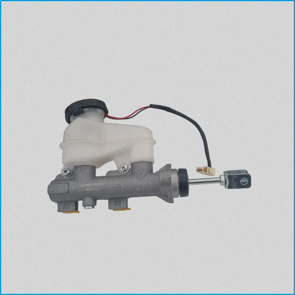 POMPA FRENO CON VASCHETTA LIGIER - 0186050 - LIGIER JS50 XTOO IXO - MICROCAR M.GO - R.DOC NON ORIGINALE