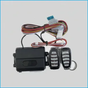 KIT CHIUSURA CENTRALIZZATA UNIVERSALE CON 2 TELECOMANDI E CENTRALINA - ADATTABILE AIXAM 8AA102 / 8AG102 / 8AY124 - LIGIER 140974
