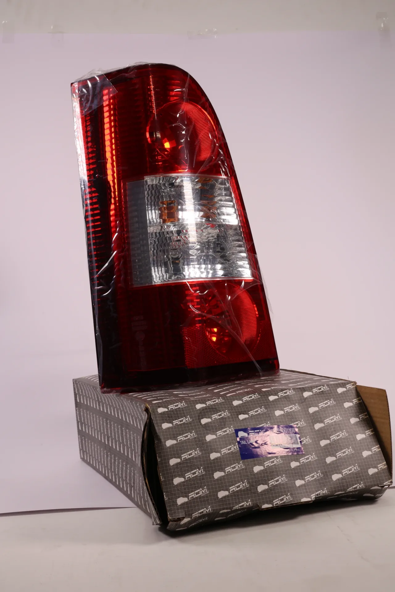 FARO POST.SX - LIGIER TR32 0061109(ex06.1.109) JS28(2°SERIE)32-40-42 - R.DOC NON ORIGINALE — foto 2