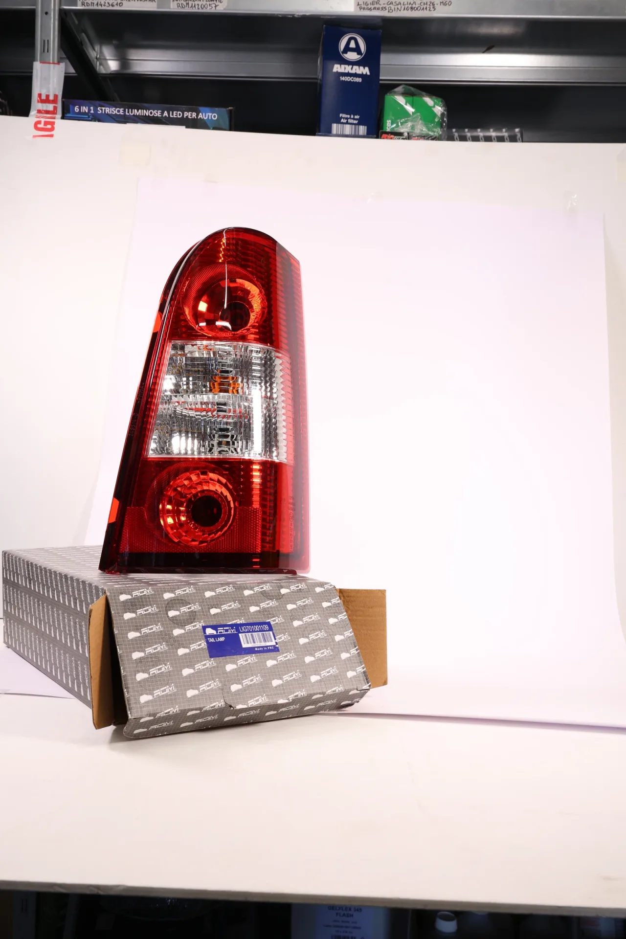 FARO POST.DX - LIGIER TR32 0061110 (ex 06.1.110)JS28(2°SERIE)32-40-42 - R.DOC NON ORIGINALE — foto 2