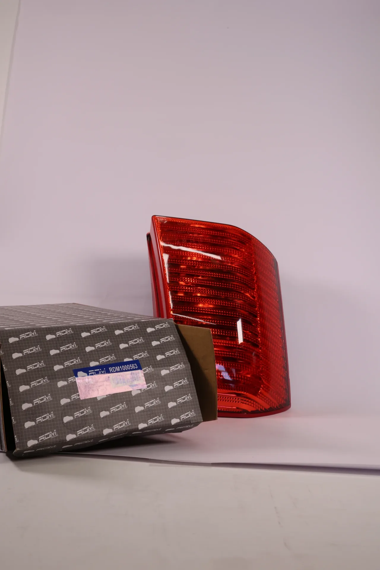 FARO POSTERIORE SX ROSSO PER MICROCAR MC1/MC2 - 1000563 - R.DOC NON ORIG. — foto 3